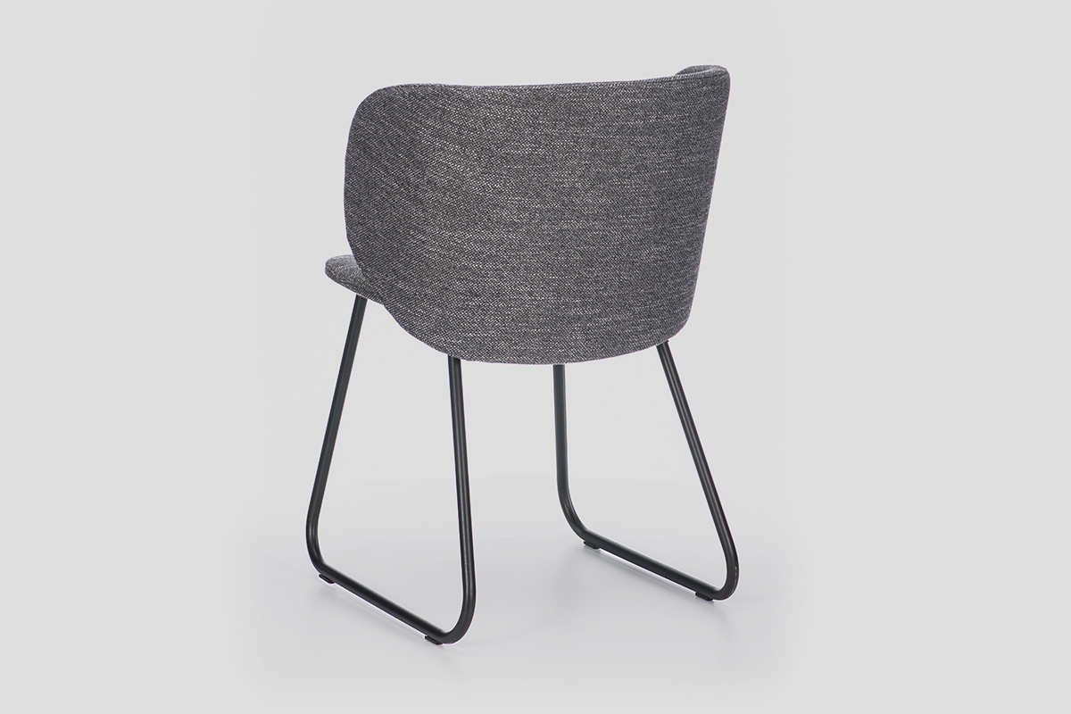 Moderna fotelja sa tapaciranim sedistem i metalnim nogama Linea Milanovic