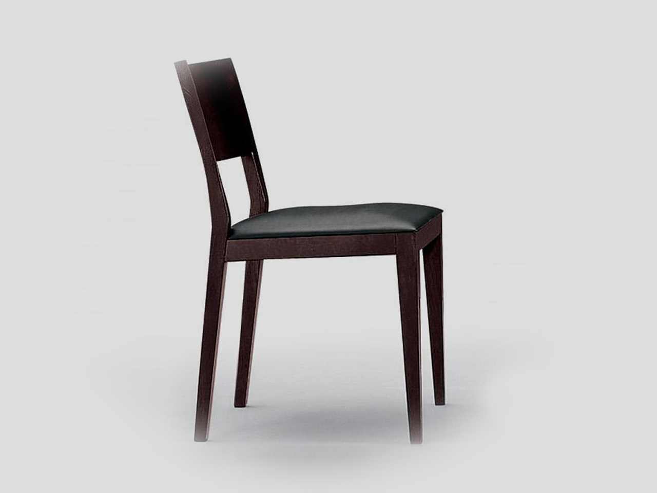 Moderna tapacirana stolica za restorane od punog drveta QUADRA Linea Milanovic