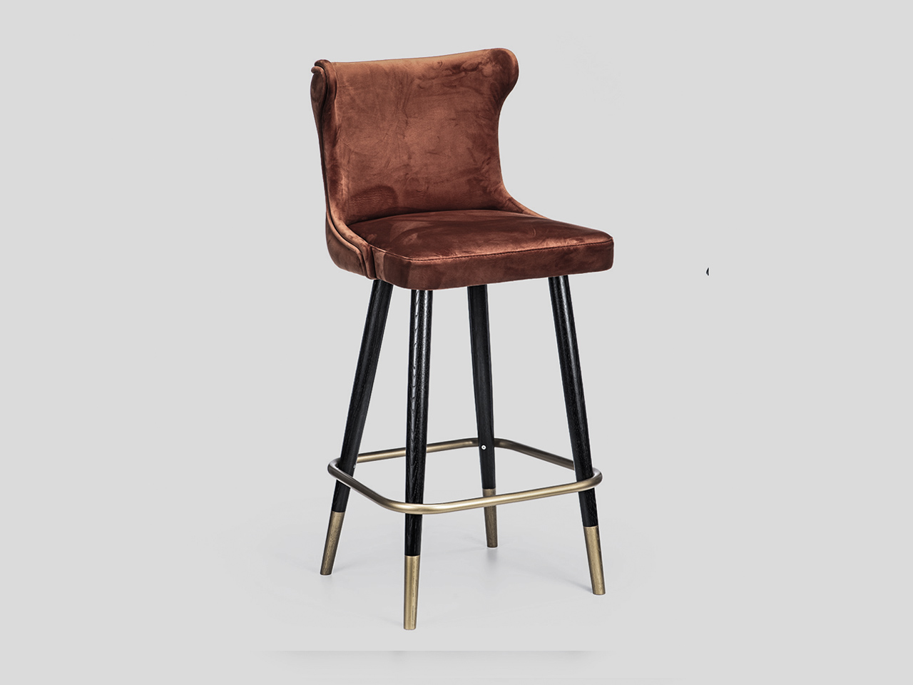 Moderna tapacirana stolica od punog drveta za kafice i restorane Linea Milanovic nameštaj po meri