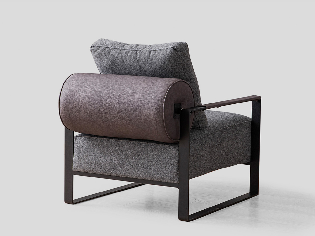Moderna udobna fotelja LISBOA mebl po izboru Linea Milanovic