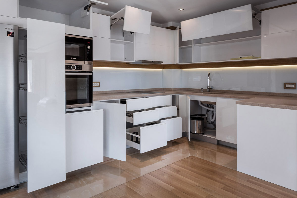Moderna visoko kvalitetna kuhinja po meri medijapan beli drvo namestaj po meri Linea Milanovic Beograd
